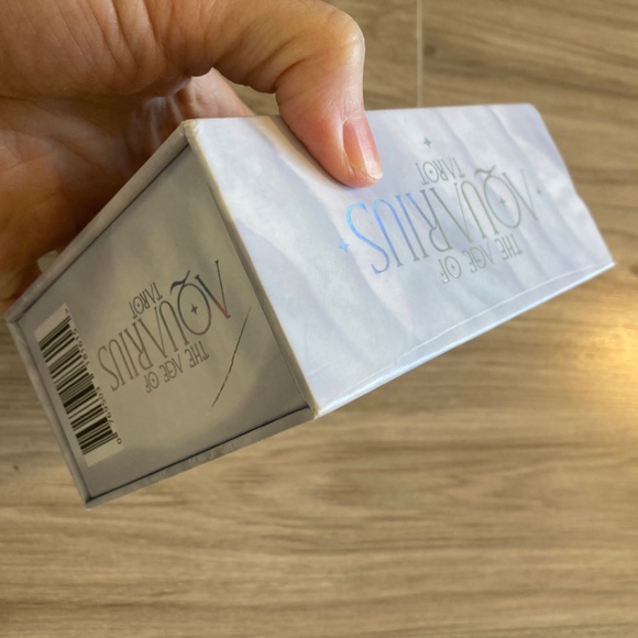 The Age of Aquarius Tarot by Yana Saint Levie - Picture 10 of 15